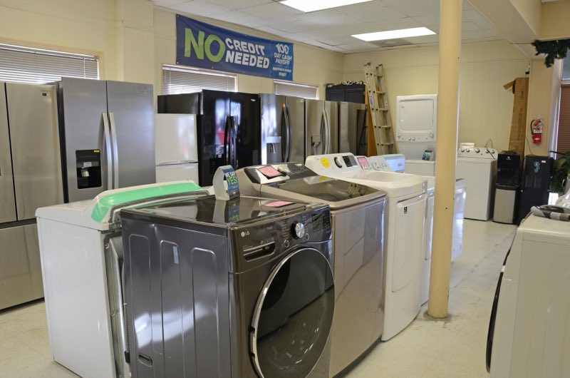 Appliance Plus appliance showroom